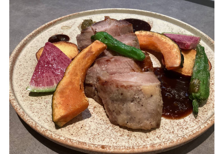 大山鶏骨付きもも肉のクリーム煮