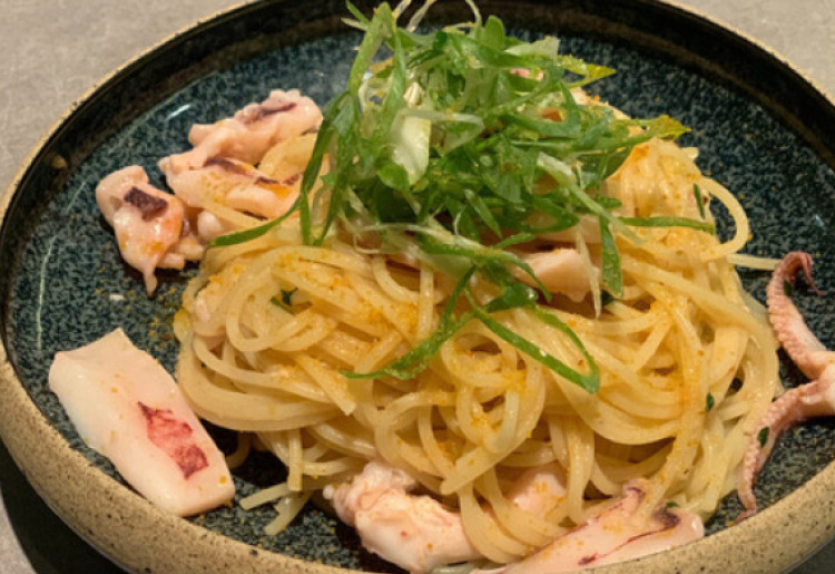 【Primo Piatto(パスタ.リゾット)】イカと九条ねぎのカラスミペペロンチーノ(2名様分)
